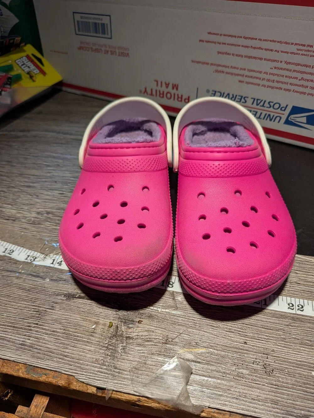 Crocs‎ Pink Lined Youth Shoes Size J2